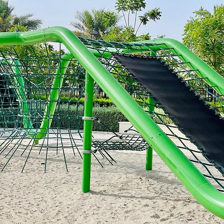 Goodwood Suites Homes Vacation Дубай Екстериор снимка