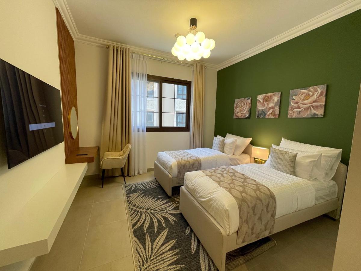 Goodwood Suites Homes Vacation Дубай Екстериор снимка