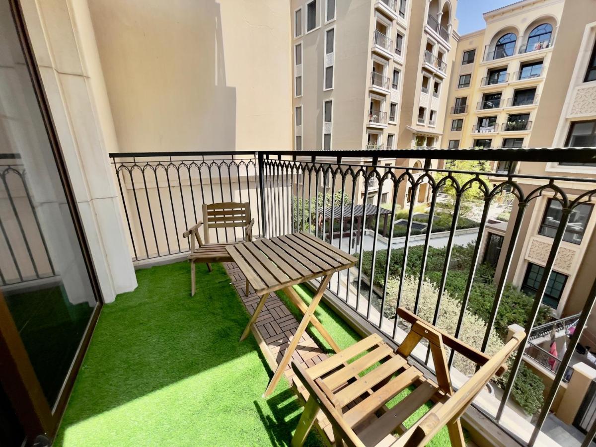 Goodwood Suites Homes Vacation Дубай Екстериор снимка