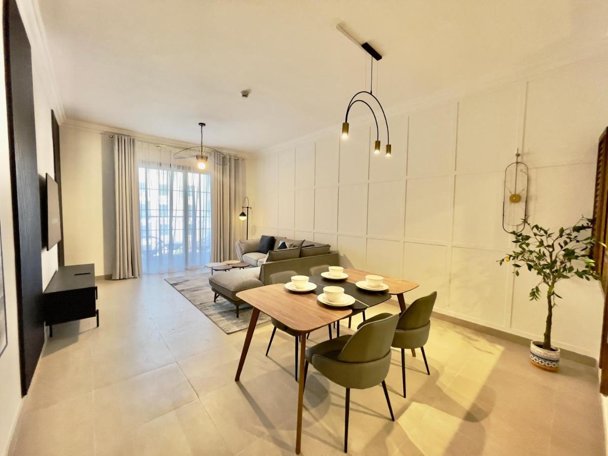 Goodwood Suites Homes Vacation Дубай Екстериор снимка