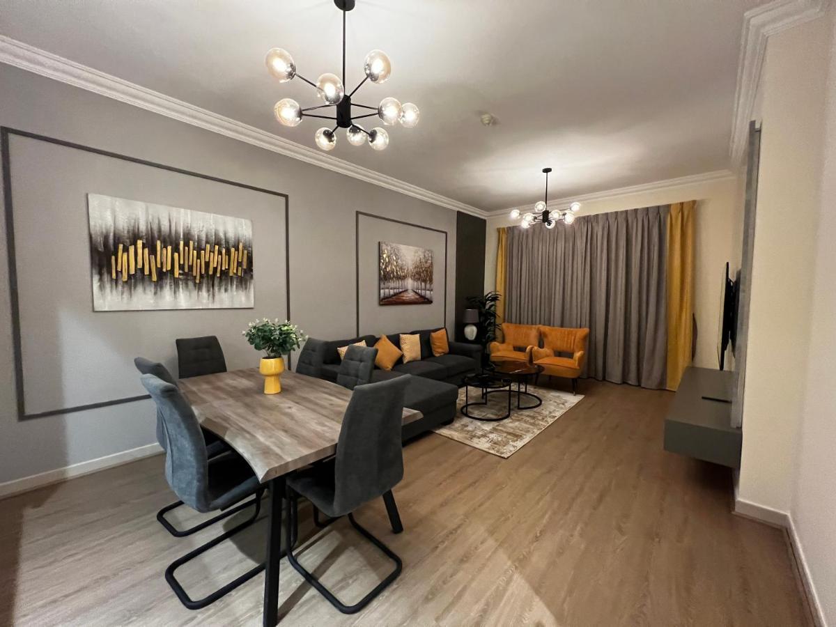 Goodwood Suites Homes Vacation Дубай Екстериор снимка