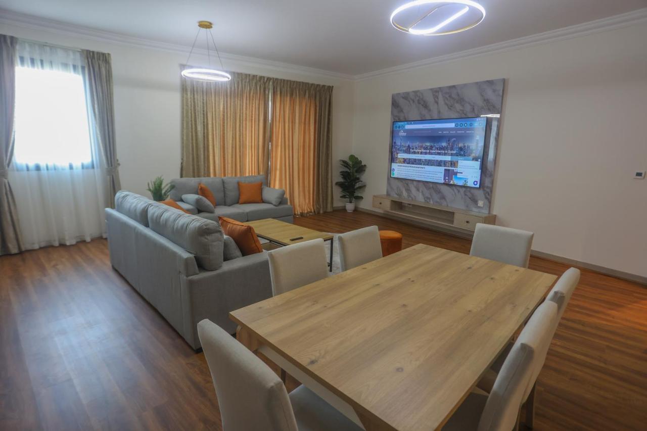 Goodwood Suites Homes Vacation Дубай Екстериор снимка