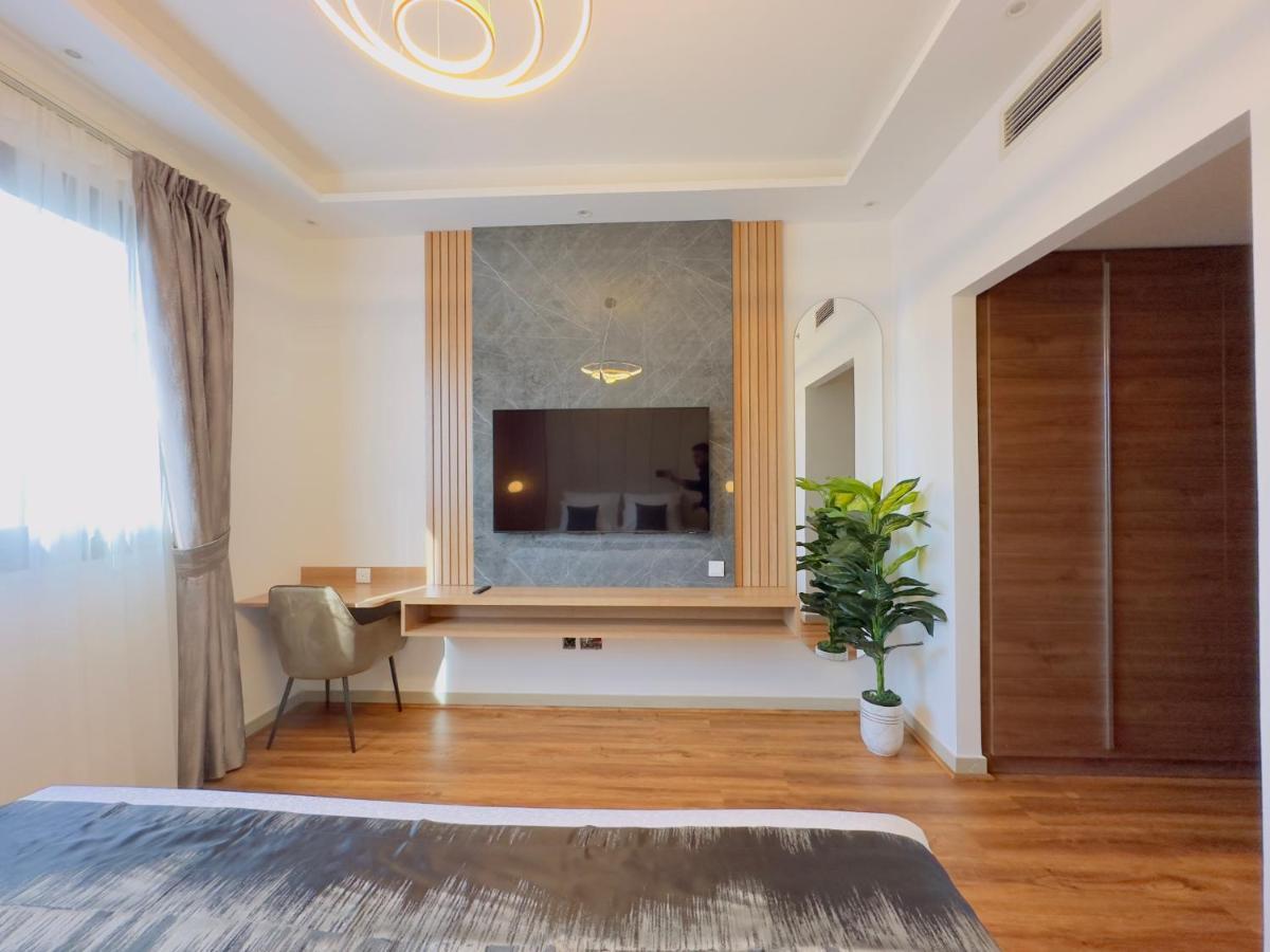Goodwood Suites Homes Vacation Дубай Екстериор снимка