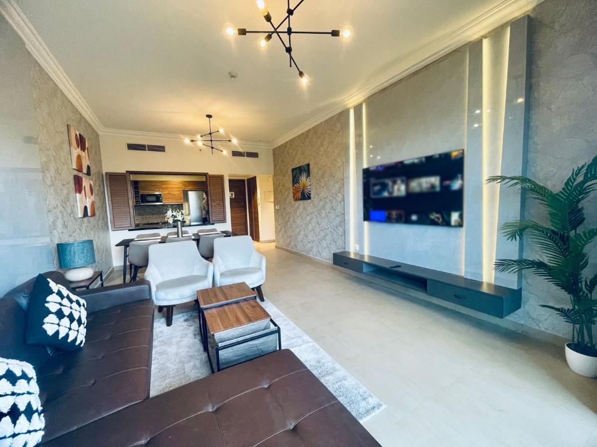 Goodwood Suites Homes Vacation Дубай Екстериор снимка