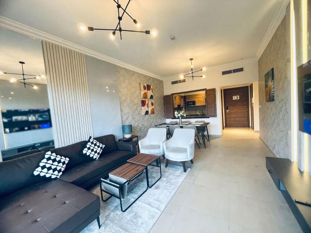 Goodwood Suites Homes Vacation Дубай Екстериор снимка