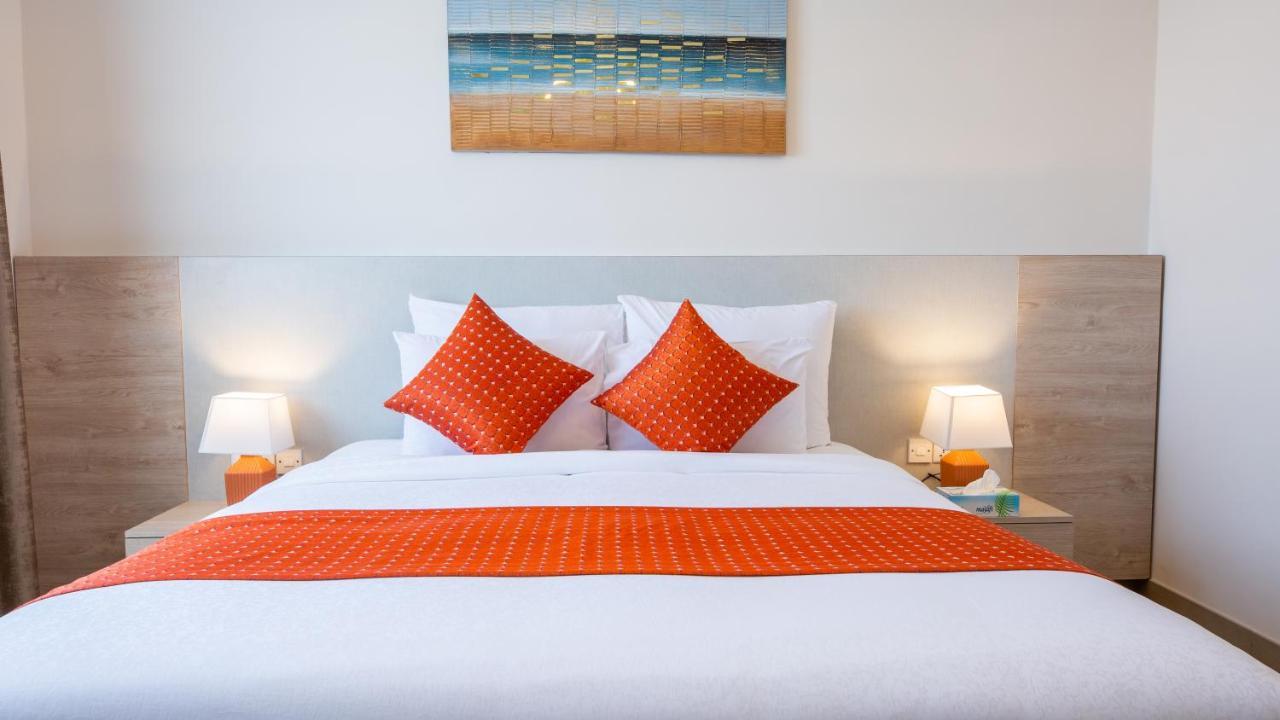 Goodwood Suites Homes Vacation Дубай Екстериор снимка