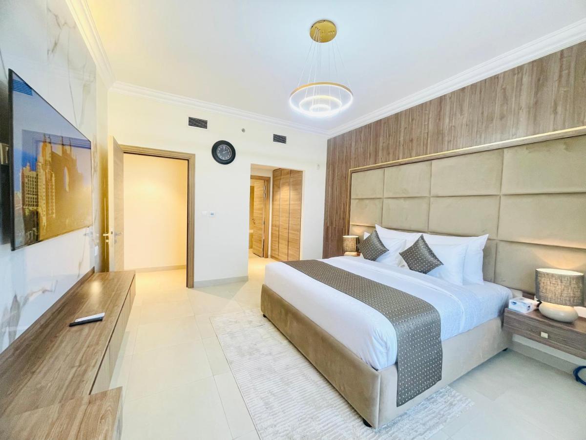 Goodwood Suites Homes Vacation Дубай Екстериор снимка