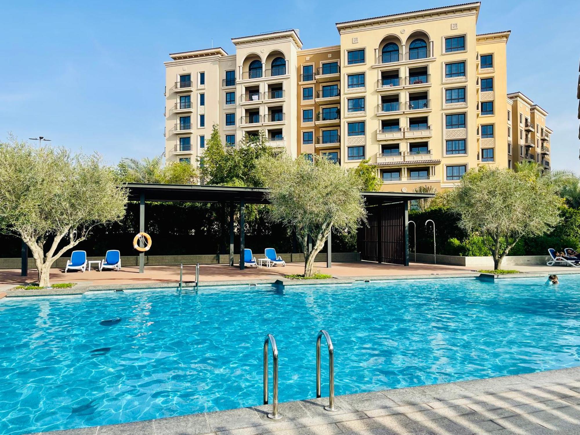 Goodwood Suites Homes Vacation Дубай Екстериор снимка